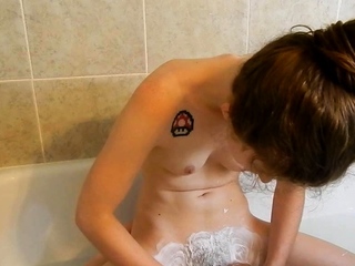 AMATEUR BRUNETTE TEEN NATURAL TIT CAUGHT MASTURBATINg CHEAT